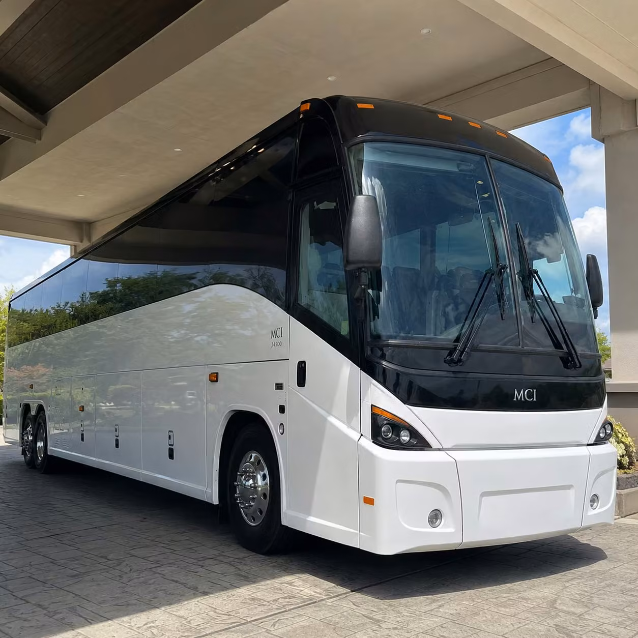 find the right bus for university of montana game day airport transfers